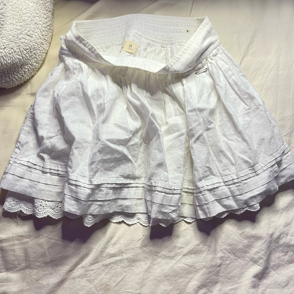 Detailed hollister white skirt